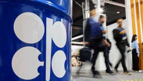 Mỹ tấn công Venezuela: OPEC+ giữ nguyên sản lượng, giá dầu bật tăng