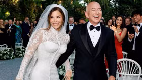 Tỷ phú Jeff Bezos và bà Lauren Sanchez