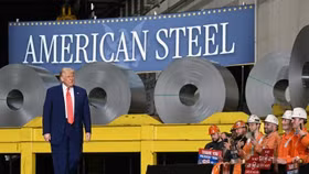 Tổng thống Mỹ Donald Trump tuyên bố tăng thuế thép lên 50%