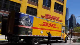 Dân Mỹ "than trời" vì “ông lớn logistic” DHL tạm ngừng vận chuyển hàng hoá trên 800 USD