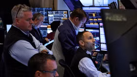 Ông Trump tuyên bố áp thuế 100% với hàng hoá Trung Quốc