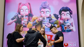 Thị trường nội địa bão hòa, các doanh nghiệp mì gói Hàn Quốc tìm "vận may" nơi đất khách