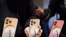 Điện thoại iPhone, Samsung gặp khó tại Trung Quốc