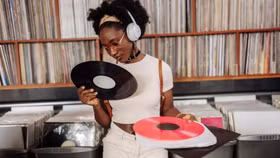 Giới trẻ rời mạng xã hội để tìm lại đời sống thật