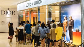 Thị trường chứng khoán phục hồi, giới nhà giàu Trung Quốc quay lại cuộc chơi hàng xa xỉ