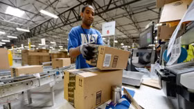 Mỹ xoá bỏ ngoại lệ de minimis: “Cơn ác mộng” mới của ngành bán lẻ toàn cầu 