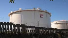 EU và Mỹ bất đồng về đề xuất nới lỏng lệnh trừng phạt dầu Nga