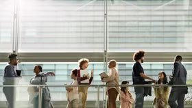 Áp phí visa lao động 100.000 USD, chính quyền Trump có giúp người dân Mỹ kiếm được việc? 