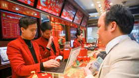 USD “hạ nhiệt”, giá vàng trong nước tăng trở lại vào ngày vía Thần Tài