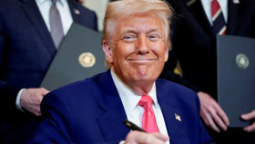 Những doanh nhân tên tuổi được Tổng thống Donald Trump “giải cứu” 