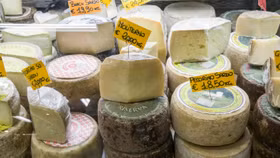 Anh - EU nảy sinh căng thẳng vì … phô mai