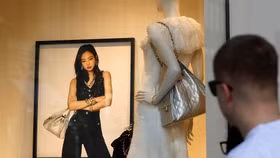 Mất 50 triệu khách hàng, ngành xa xỉ chạy đua giành lại niềm tin người tiêu dùng 