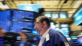 Cổ phiếu Nvidia kéo Phố Wall đi lên, giá dầu sụt giảm