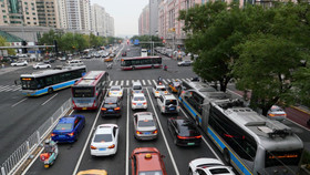 Cấm xe máy xăng, thần tốc “điện hoá” giao thông: Kinh nghiệm từ Trung Quốc và bài học cho Việt Nam