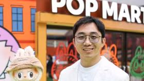 Tỷ phú trẻ Wang Ning - nhà sáng lập và CEO của thương hiệu đồ chơi Pop Mart