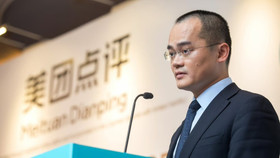 Tỷ phú đứng sau siêu ứng dụng khai sinh “ngành công nghiệp” giao đồ ăn tạo việc làm cho 12 triệu người Trung Quốc