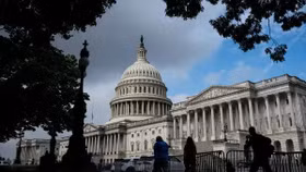 Moody's hạ bậc tín nhiệm của Mỹ, cảnh báo về gánh nặng nợ công