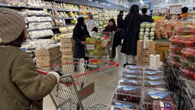 Gánh nặng “thuế Trump” đổ lên vai người tiêu dùng Mỹ