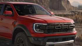 Giá lăn bánh xe Ford Ranger Raptor 2023