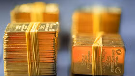 Giá vàng lao dốc ngày thứ ba liên tiếp, mất gần 5 triệu đồng/lượng