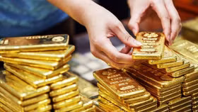 Giá vàng miếng "bay cao" sau những phiên đấu thầu, còn kế sách nào không?