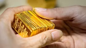 Vàng thế giới lình xình đầu tuần, giới đầu tư vẫn kỳ vọng bứt phá