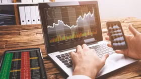 Áp lực chốt lời gia tăng khi VN-Index áp sát đỉnh, dòng tiền vẫn tìm cơ hội mới