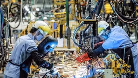 UOB dự báo tăng trưởng của Việt Nam đạt 6% cho năm 2024, đồng VND sẽ hồi phục nhẹ