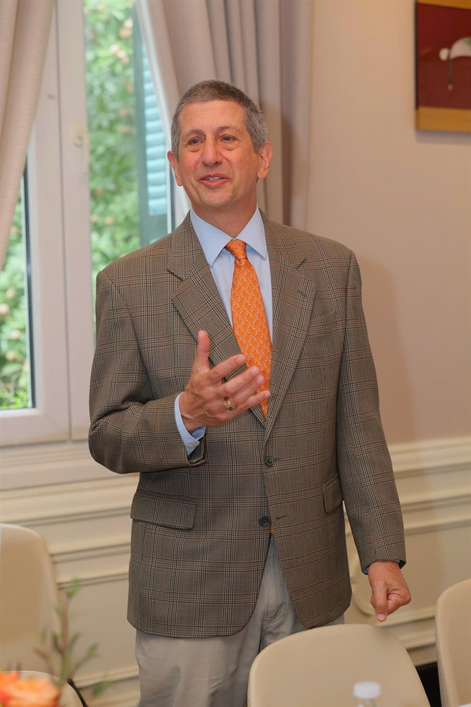 Giáo sư Danh dự Andrew K. Rose, Hiệu trưởng NUS Business School