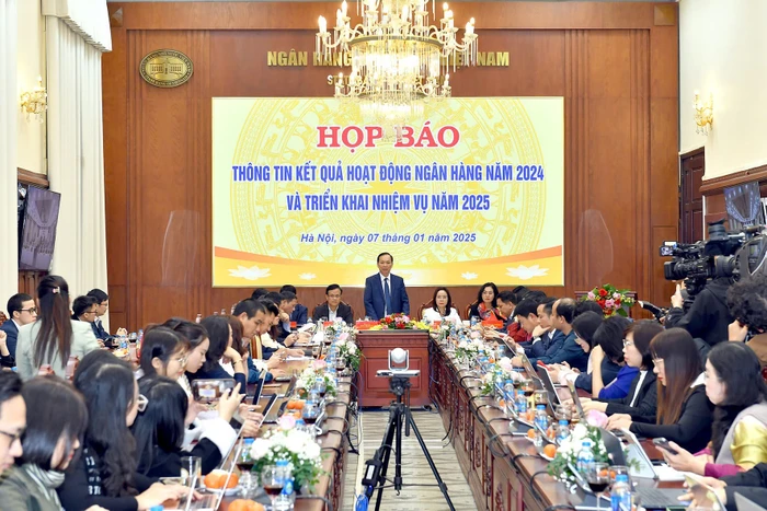 Toàn cảnh buổi họp báo