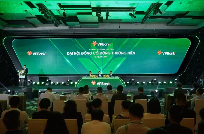 Toàn cảnh đại hội đồng cổ đông VPBank năm 2025