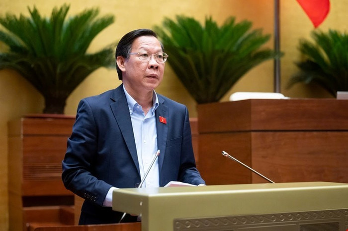 Chủ nhiệm Ủy ban Kinh tế và Tài chính của Quốc hội Phan Văn Mãi trình bày Báo cáo giải trình. Ảnh: Quochoi.vn