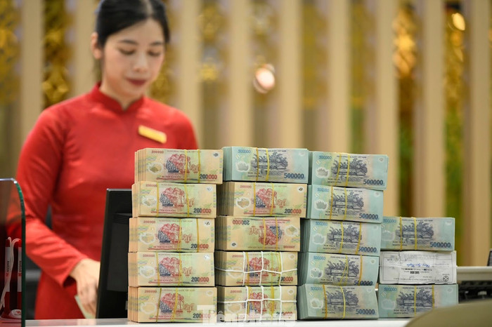 Nhiều ngân hàng đối mặt thách thức lớn về vốn từ Thông tư 14