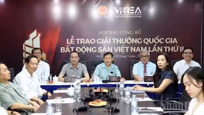 Chấm điểm "sếu đầu đàn" ngành địa ốc bằng giá trị thực