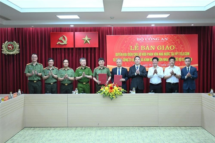 Đại diện Bộ Công an và SCIC ký kết biên bản bàn giao. Ảnh: Cổng thông tin điện tử Bộ Công an. Đại diện Bộ Công an và SCIC ký kết biên bản bàn giao. Ảnh: Cổng thông tin điện tử Bộ Công an.