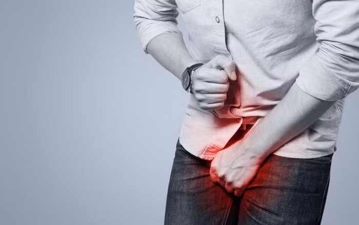 Suýt mất bản lĩnh đàn ông vì thuê thợ làm tóc đến nhà cắt bao quy đầu