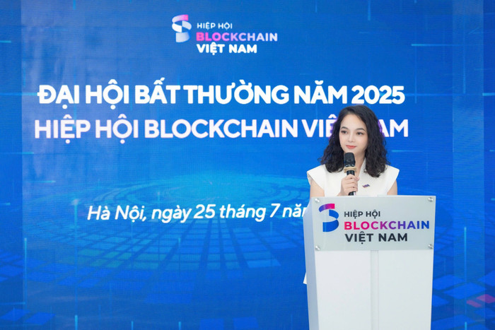 Bà Nguyễn Vân Hiền, Phó Chủ tịch kiêm Tổng thư ký VBA Bà Nguyễn Vân Hiền, Phó Chủ tịch kiêm Tổng thư ký VBA