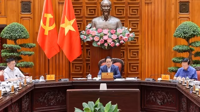 Thủ tướng: Thích ứng linh hoạt và hiệu quả với tình hình để đạt tăng trưởng 8,3-8,5%