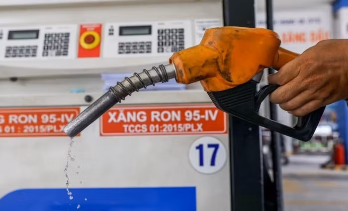 Bộ Tài chính đề xuất giảm 2% thuế VAT với xăng dầu, máy giặt, lò vi sóng