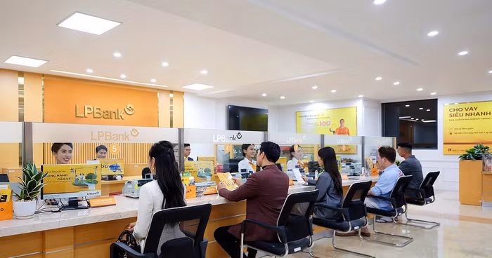 Tỷ phú Phạm Nhật Vượng bất ngờ trở thành cổ đông lớn thứ hai của LPBank