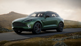 Aston Martin DBX 2022 động cơ 6 xi-lanh được giới thiệu tại Trung Quốc