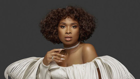 Jennifer Hudson diện trang phục của NTK Công Trí