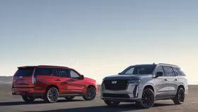 Cadillac Escalade-V 2023 mẫu SUV hiệu suất cao đầu tiên của Cadillac