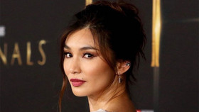 Gemma Chan đẹp như thiên sứ trên thảm đỏ công chiếu phim