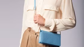 Bulgari theo sát xu hướng logomania với dòng túi xách Infinitum