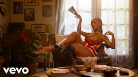 MV "Vegas" từ nữ rapper Doja Cat: Khi âm nhạc trở thành lời dẫn truyện cho điện ảnh