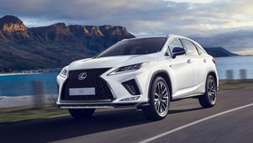 Lexus: Khách muốn mua xe phải chờ trong 4 năm mới nhận được hàng?