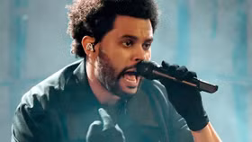 Mất giọng ngay giữa buổi trình diễn, The Weeknd đột ngột kết thúc concert