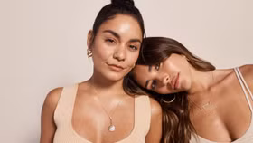 Vanessa Hudgens và Madison Beer hợp tác ra mắt dòng sản phẩm dưỡng da dựa trên DNA
