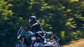 Moto Guzzi trình làng V100 Mandello 2021 tại triển lãm EICMA